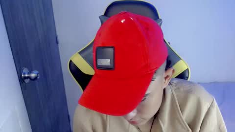 Snapshot of tatannn_ chatting on 7, 11, 2025 T A T A N online show from 7, 11, 2025