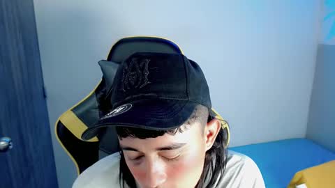 Snapshot of tatannn_ chatting on 14, 11, 2025 T A T A N online show from 14, 11, 2025