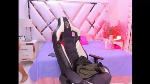 Snapshot of tatiana__ayala chatting on 27, 2, 2026 Taty online show from 27, 2, 2026