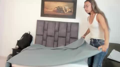 Snapshot of tatiana_valencia chatting on 25, 5, 2026 Tati online show from 25, 5, 2026