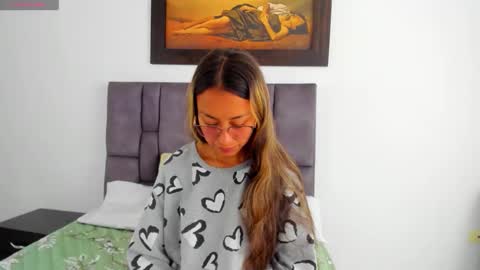 Snapshot of tatiana_valencia chatting on 6, 6, 2026 Tati online show from 6, 6, 2026