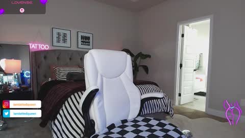 Snapshot of tatted_vixen chatting on 18, 11, 2025 Tatted Queen online show from 18, 11, 2025