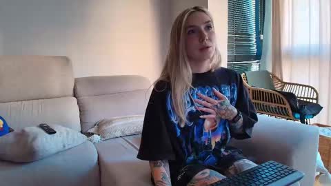 tattoobbgirl online show from 7, 3, 2026