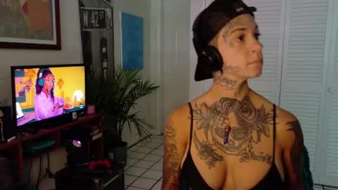 Snapshot of tattooed_natalia chatting on 4, 5, 2026 Natalia 3 online show from 4, 5, 2026