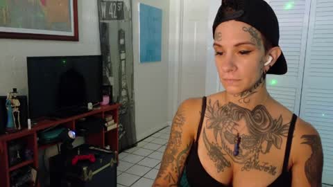 Snapshot of tattooed_natalia chatting on 8, 5, 2026 Natalia 3 online show from 8, 5, 2026