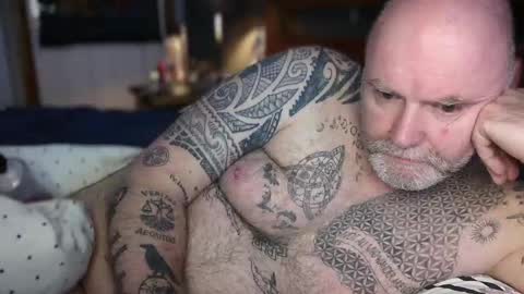 Tattooeddilf 01 online show from 13, 5, 2026