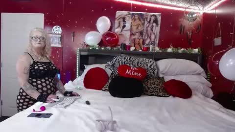 Snapshot of tattooeddirtyteacher chatting on 16, 2, 2026 Lisa Lovely online show from 16, 2, 2026