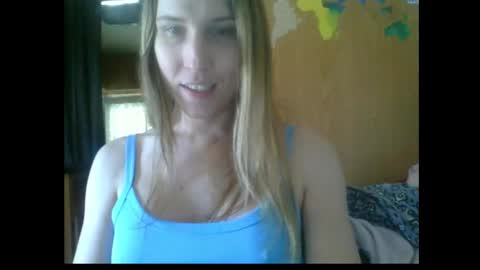 Snapshot of taylafox chatting on 4, 1, 2025 taylafox online show from 4, 1, 2025