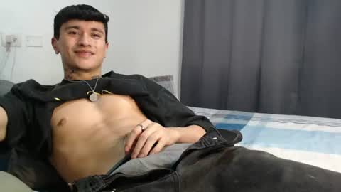 independent model online show from 17, 6, 2026