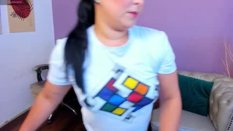 Taylor Bennet online show from 2, 12, 2025