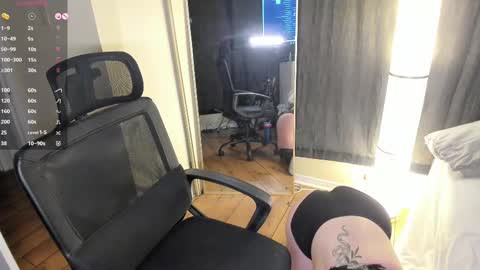 Taylor Tait online show from 21, 2, 2025