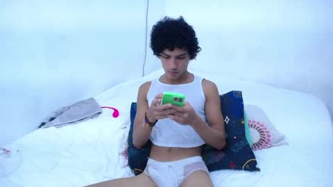 Snapshot of tayronx33 chatting on 24, 12, 2024 Tayron online show from 24, 12, 2024
