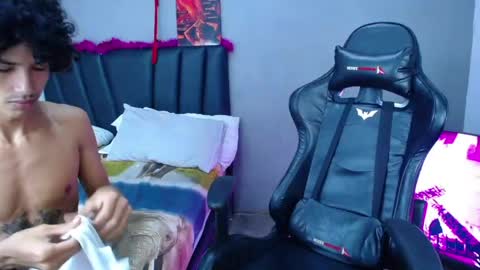 Snapshot of tayronx33 chatting on 28, 5, 2026 Tayron online show from 28, 5, 2026