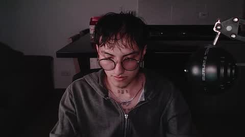 Teo independent model online show from 17, 3, 2026