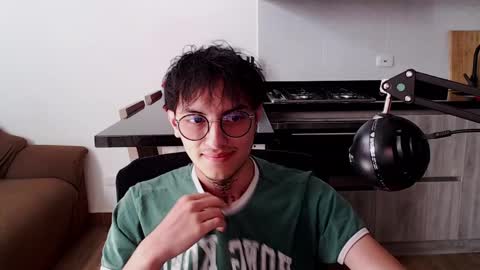 Teo independent model online show from 9, 4, 2026