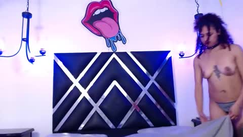 Snapshot of teamcurlym chatting on 10, 3, 2025 TeamCurlym online show from 10, 3, 2025