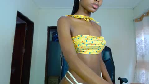 Snapshot of teasequeen01 chatting on 2, 10, 2025 queen online show from 2, 10, 2025