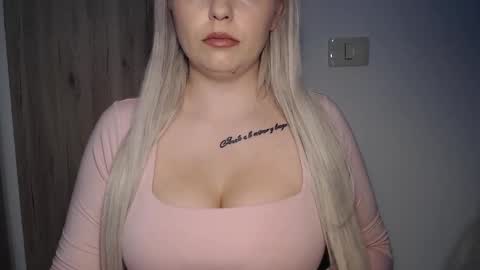 Teeyara  online show from 21, 12, 2025