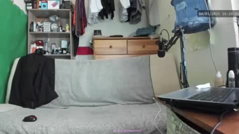 Snapshot of telepaticman chatting on 4, 2, 2025 Virg Lszl online show from 4, 2, 2025