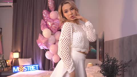 Snapshot of telladreamer_ chatting on 12, 12, 2024 Tella online show from 12, 12, 2024