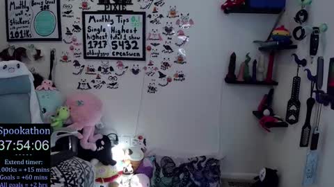 Pixie and Tentacle Overlord online show from 31, 10, 2025