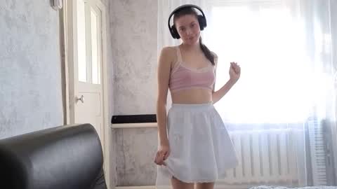 Anny Simpson online show from 7, 10, 2025