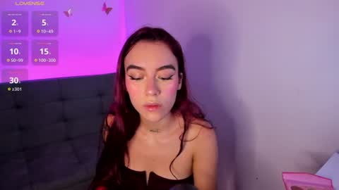 Tessa foxie      online show from 1, 7, 2026