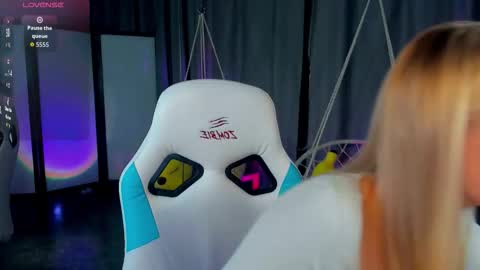 TessaHamilton online show from 2, 2, 2026