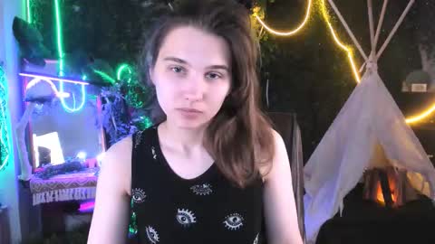 Snapshot of tessamill chatting on 6, 10, 2025 Tessa online show from 6, 10, 2025