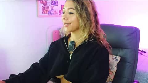 Snapshot of texas_curvykitten chatting on 30, 4, 2026 texas_curvykitten online show from 30, 4, 2026