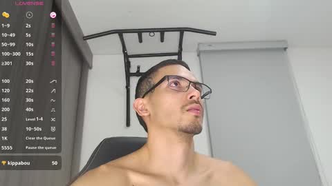 Snapshot of th_russ chatting on 1, 2, 2025 INSTAGRAM Th1rss online show from 1, 2, 2025