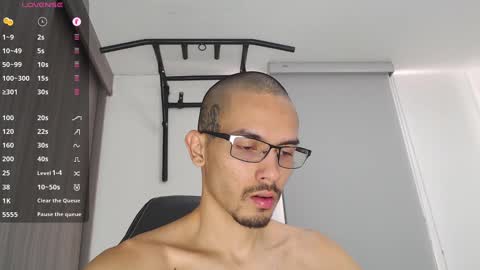 Snapshot of th_russ chatting on 10, 2, 2025 INSTAGRAM Th1rss online show from 10, 2, 2025