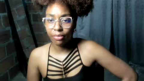 Snapshot of thaimy_ chatting on 16, 6, 2026 thaimy_ online show from 16, 6, 2026