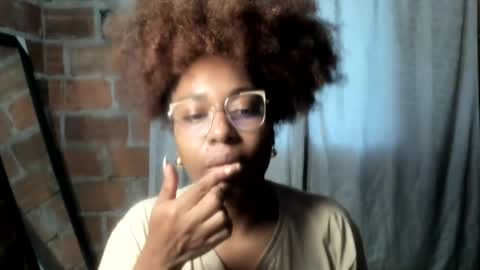 Snapshot of thaimy_ chatting on 6, 7, 2026 thaimy_ online show from 6, 7, 2026