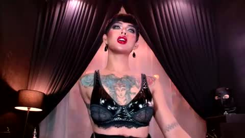 Thalia Saint online show from 19, 6, 2026