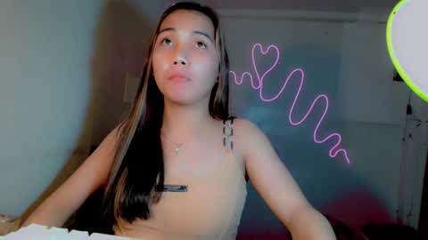 Snapshot of thalia_sunshine chatting on 28, 11, 2025 Thalia online show from 28, 11, 2025