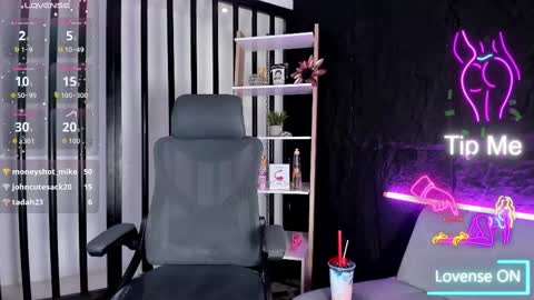 Snapshot of thaliabrooks_ chatting on 10, 9, 2025 Thalia online show from 10, 9, 2025