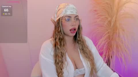 Snapshot of thaliafox_ chatting on 5, 5, 2026 Thalia online show from 5, 5, 2026