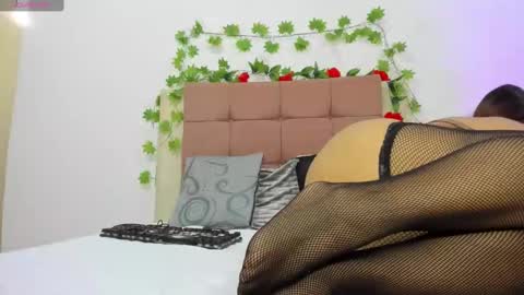 Snapshot of thaliia_gomez chatting on 6, 12, 2024 online show from 6, 12, 2024