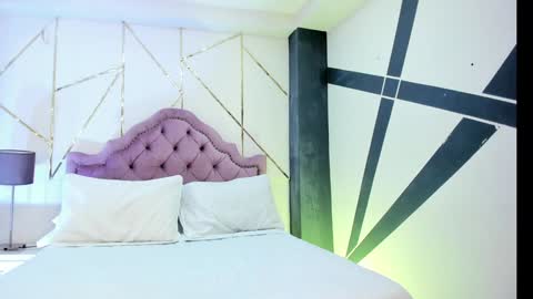 Thamara Fox online show from 3, 12, 2024