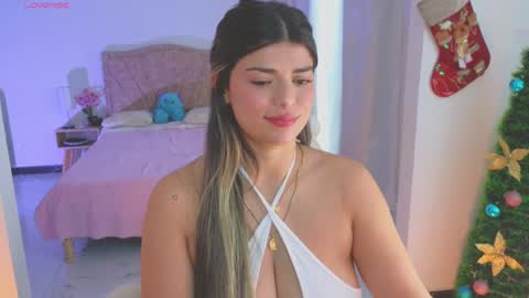 Snapshot of thamy_stark chatting on 17, 12, 2024 Thamara online show from 17, 12, 2024