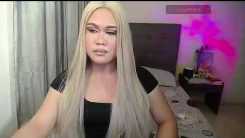 Snapshot of thatgirloctavia chatting on 1, 3, 2025 NOEY online show from 1, 3, 2025