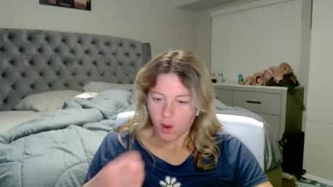 Snapshot of thatprettyblondegirl chatting on 28, 1, 2025 thatprettyblondegirl online show from 28, 1, 2025