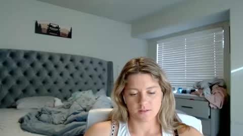 Snapshot of thatprettyblondegirl chatting on 3, 3, 2025 thatprettyblondegirl online show from 3, 3, 2025