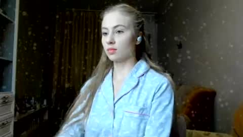 Ally    STREAMING ON TWITCH NOW Check my Twitter for updates online show from 6, 1, 2025