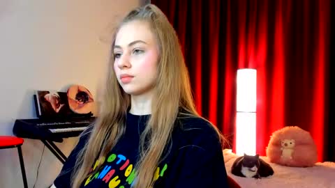 Ally    STREAMING ON TWITCH NOW Check my Twitter for updates online show from 19, 3, 2026