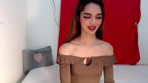 thea121698 online show from 31, 10, 2025