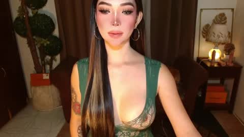 thea_whong online show from 25, 3, 2026