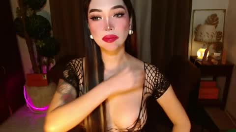 thea_whong online show from 15, 4, 2026