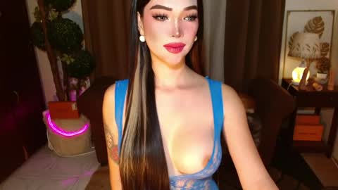 thea_whong online show from 17, 4, 2026